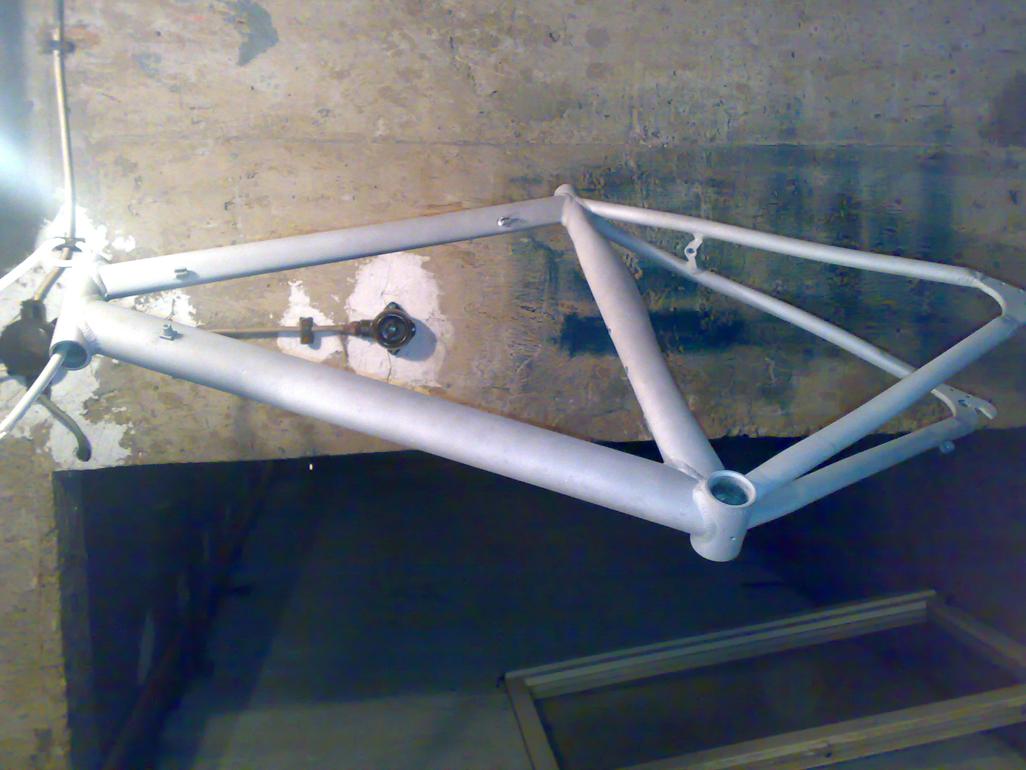painting aluminum bike frame